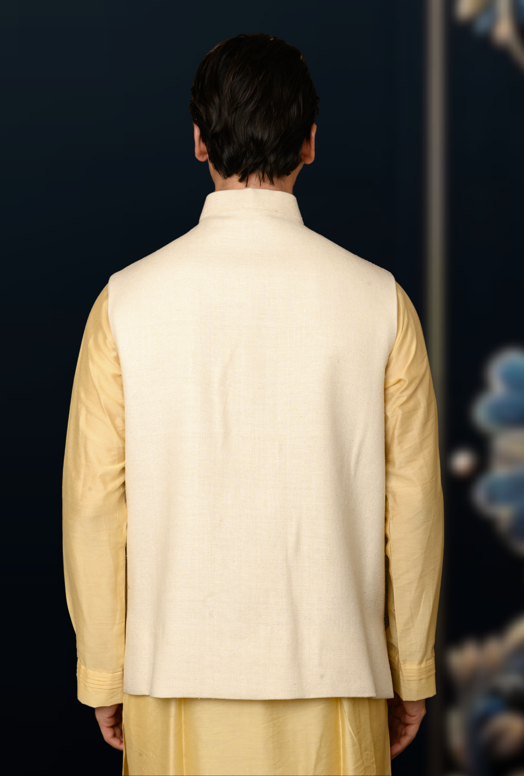 Off-White Jute Cotton Sadri with Patchwork Pockets - Image 3