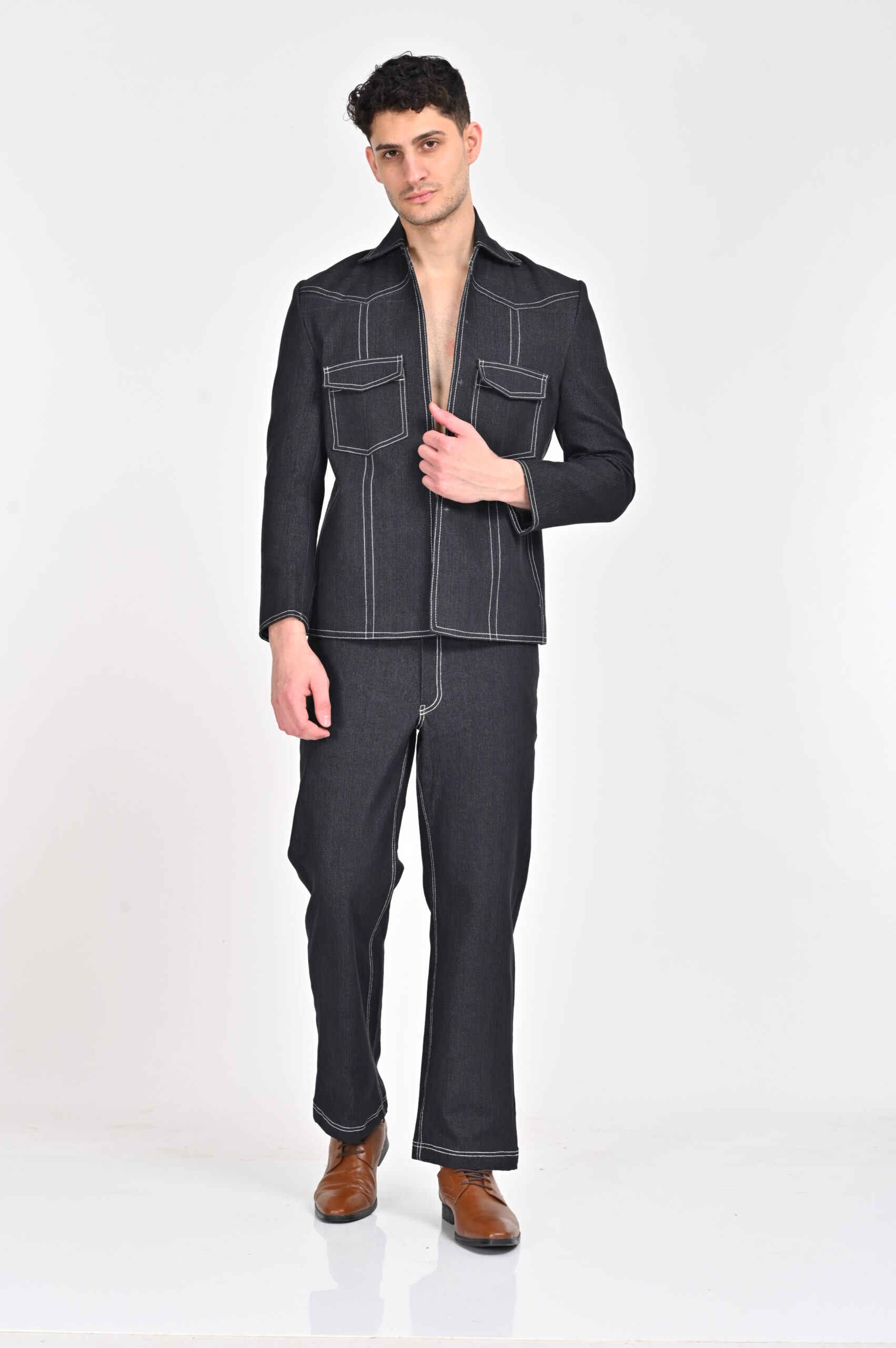 Modern Denim Jacket with Distinctive Contrasting Stitching