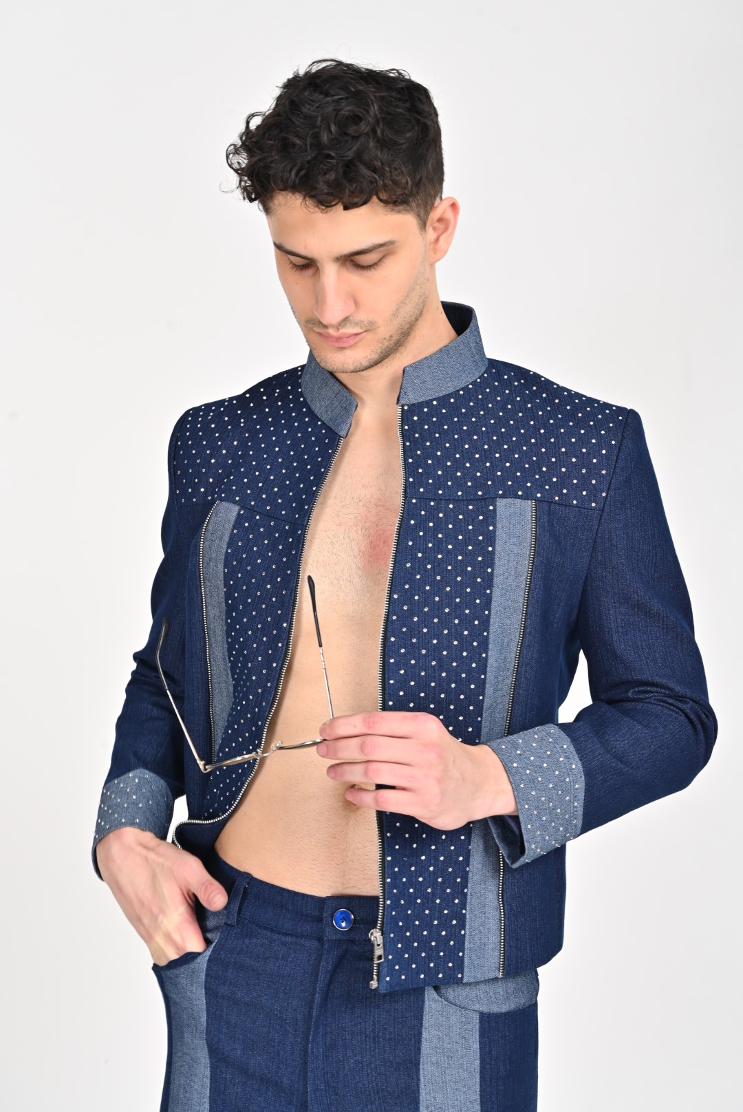 Denim Powerhouse: Men's Blue Jacket with Contrast Panels and Metal Accents - Image 5
